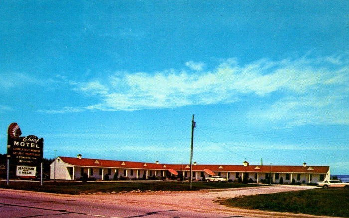 Mackinac Lake Trail Motel (Chief Motel) - Vintage Postcard (newer photo)